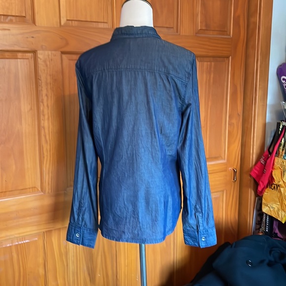 NWT Guess Los Angeles Dark Wash Button Up Shirt Size L - Picture 5 of 7